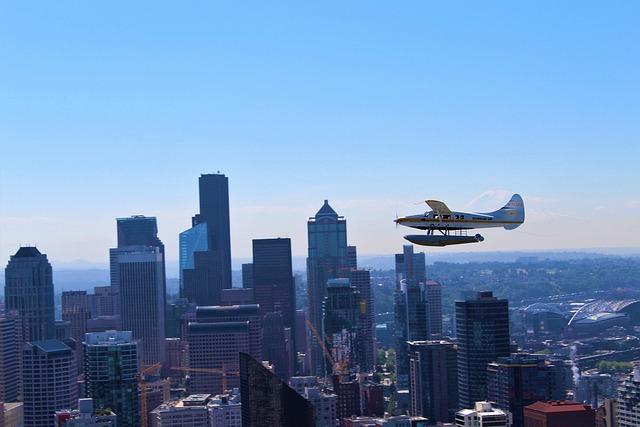 Seattle Travel Guide: Unraveling the City's Iconic Attractions, Scenic Views, and Local Flavors